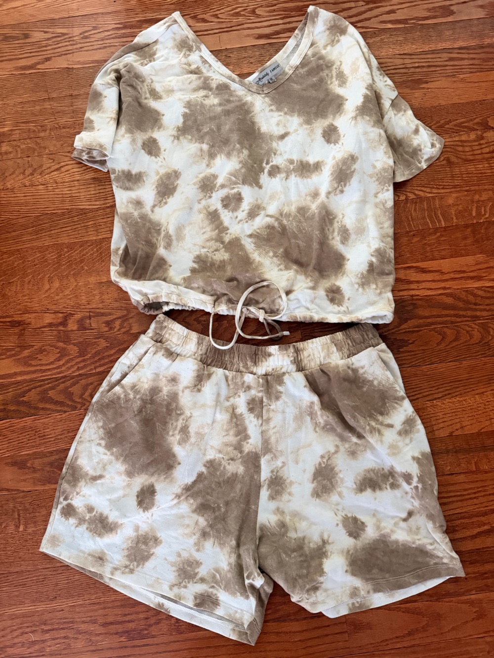 Absolutely Famous Tie-Dye Crop Top Set